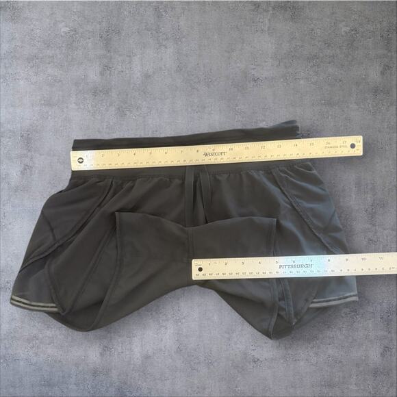 Lululemon Black Athletica Shorts Women’s Sz 6 Athleisure Wear - Picture 6 of 8